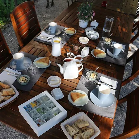 Et Table L' échappée Couette-café Bouvesse-Quirieu