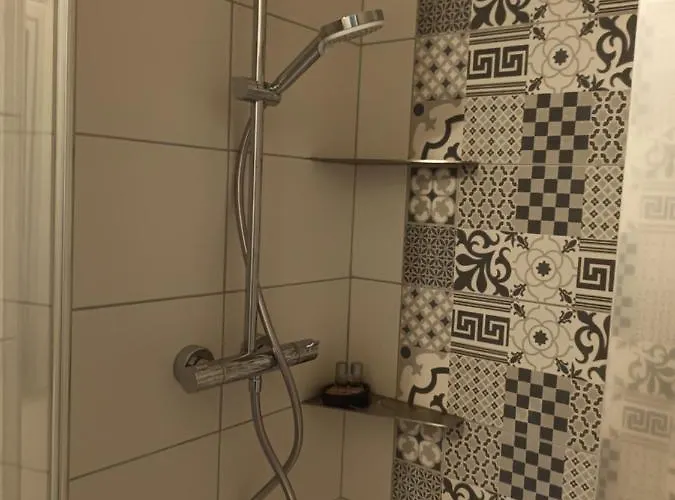Couette-café Et Table L' échappée 4*